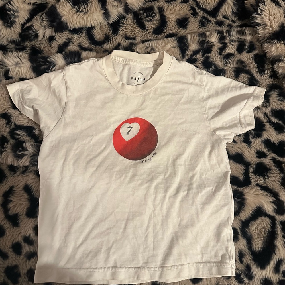 Pacsun “lucky me” 8 ball baby tee, in great condition!